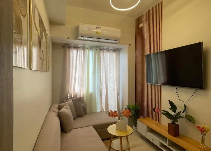 Field Residences Near Airport *